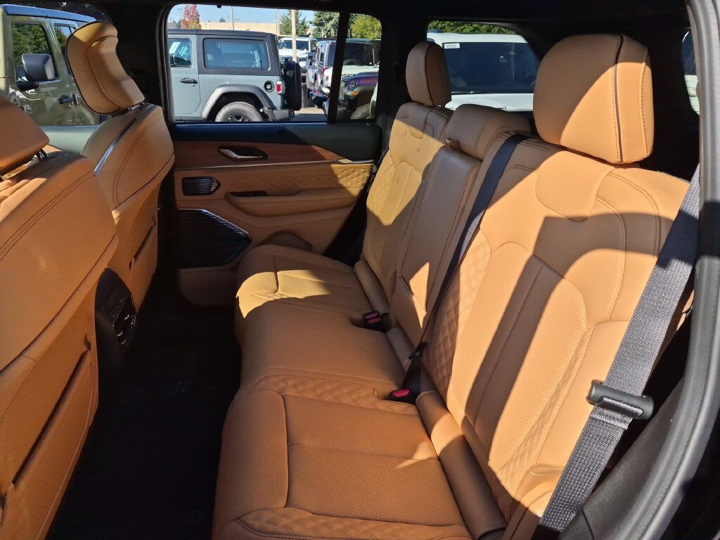 2027 Jeep Grand Cherokee Summit Gresham OR