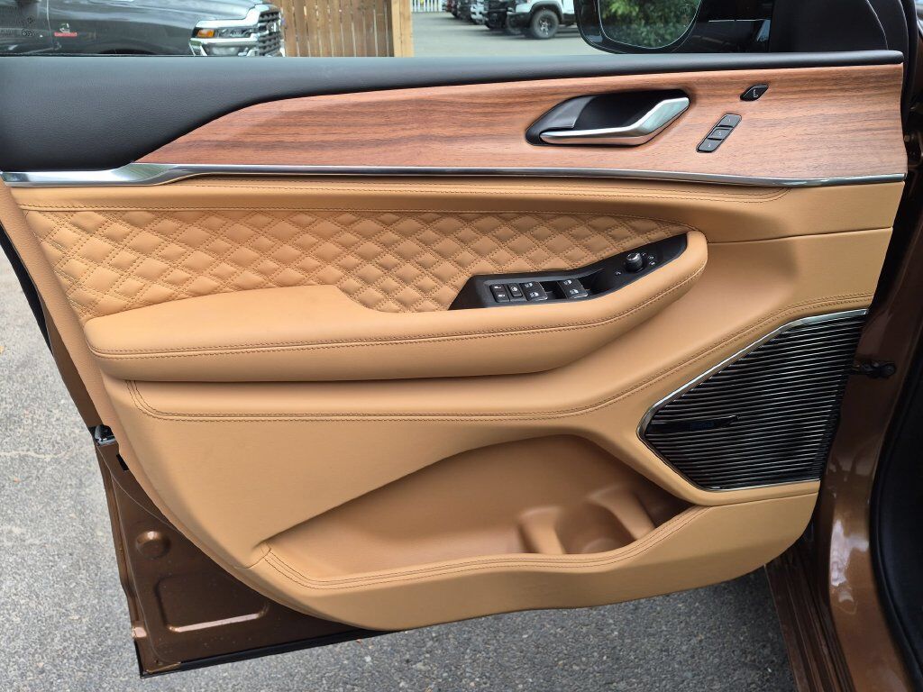 2027 Jeep Grand Cherokee Summit Gresham OR