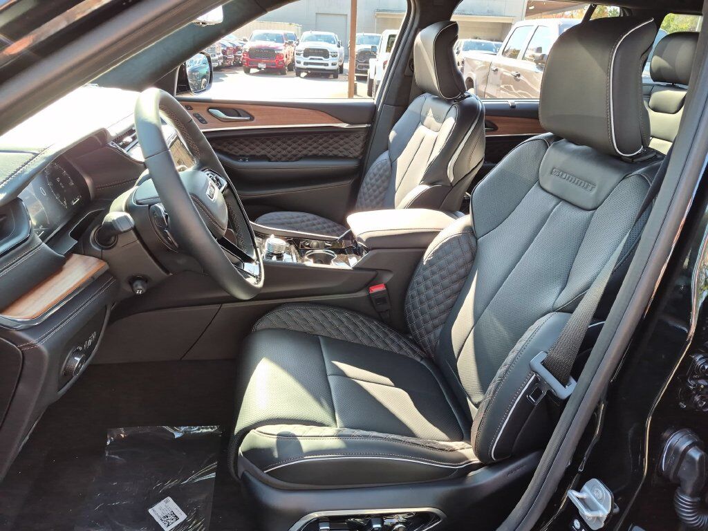 2027 Jeep Grand Cherokee Summit Gresham OR
