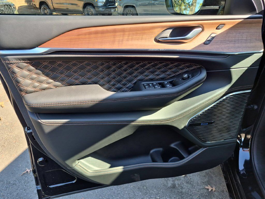 2027 Jeep Grand Cherokee Summit Gresham OR