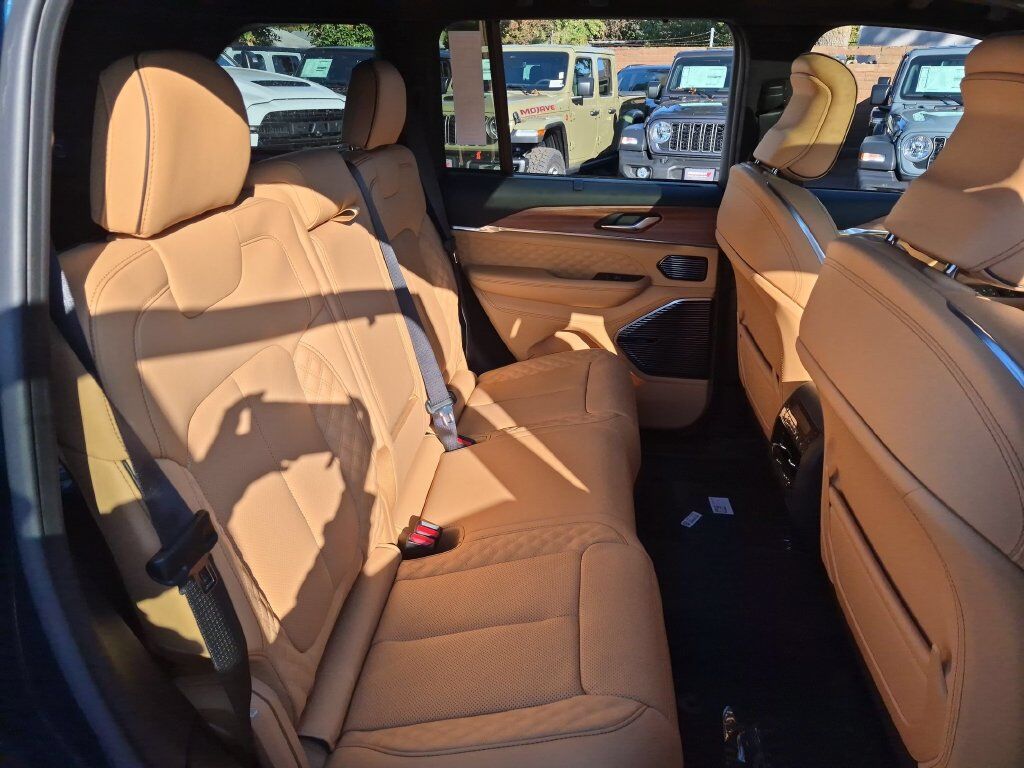 2027 Jeep Grand Cherokee Summit Gresham OR