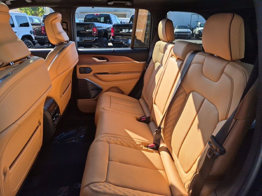 2027 Jeep Grand Cherokee Summit Gresham OR