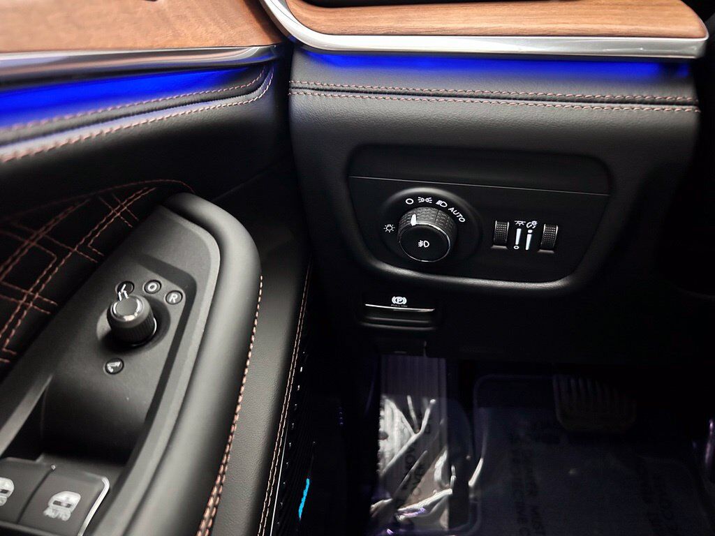 2027 Jeep Grand Cherokee Summit Portland OR