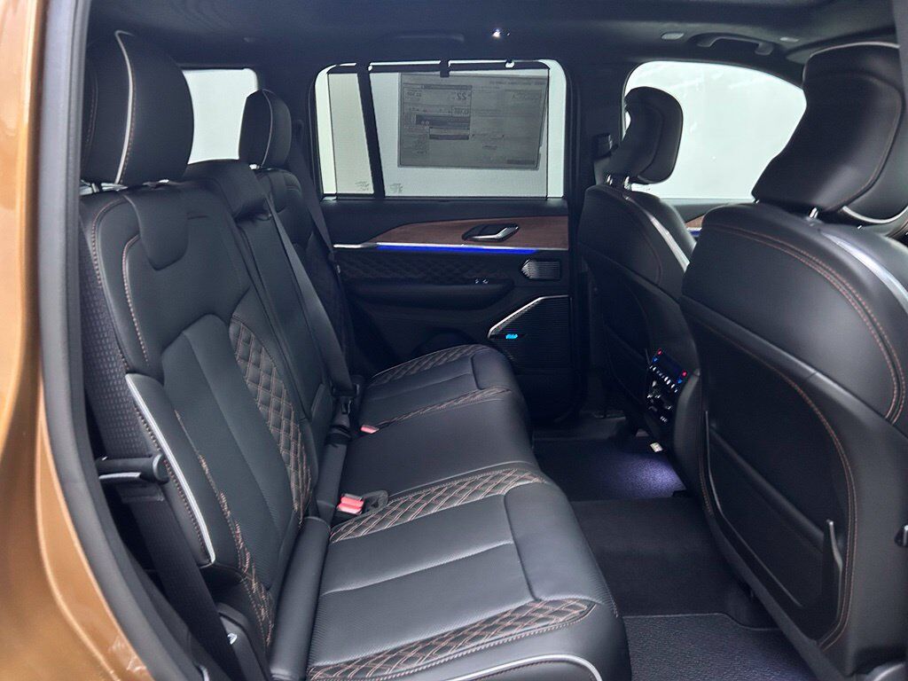 2027 Jeep Grand Cherokee Summit Portland OR