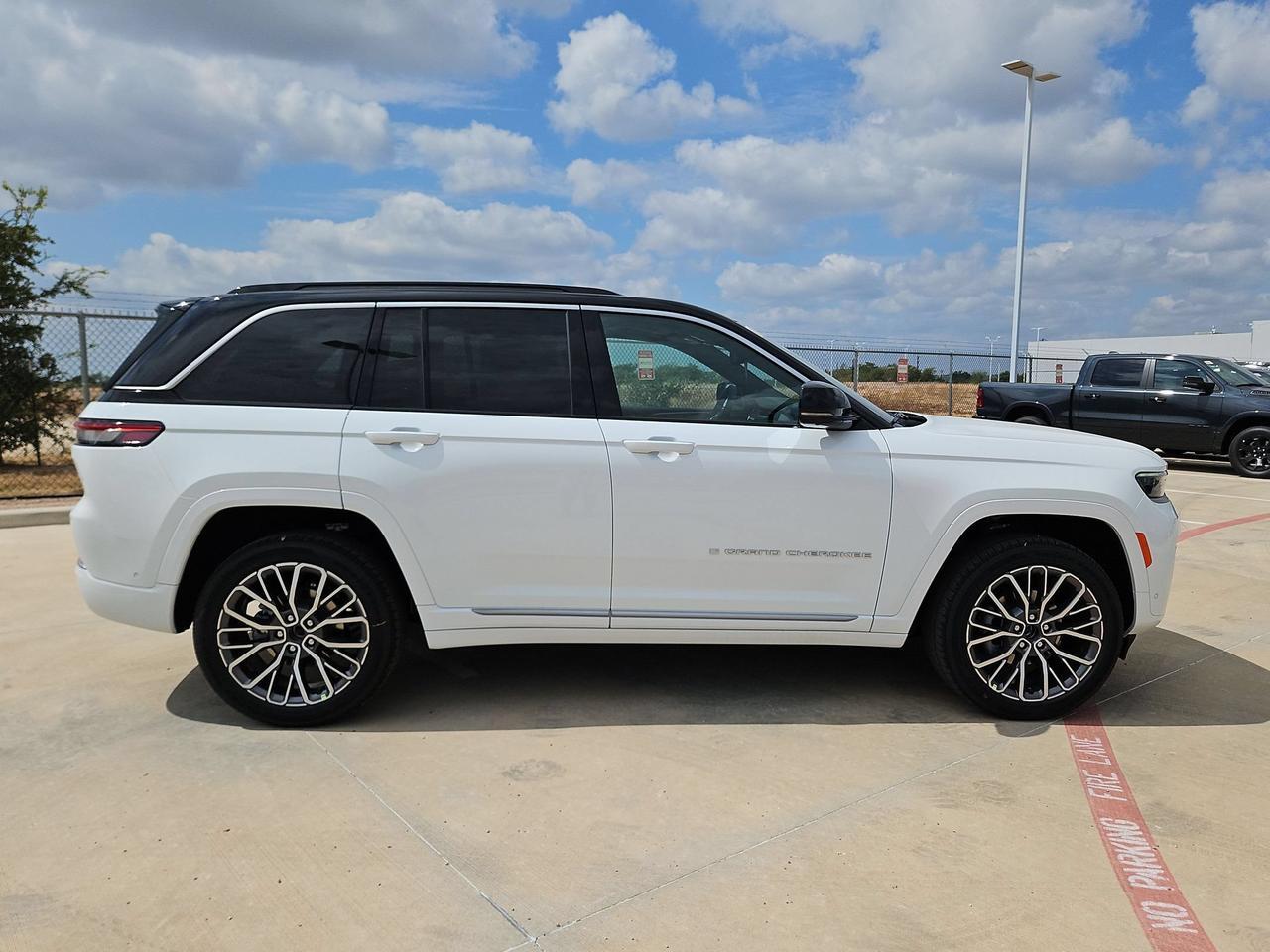 2027 Jeep Grand Cherokee Summit Castroville TX
