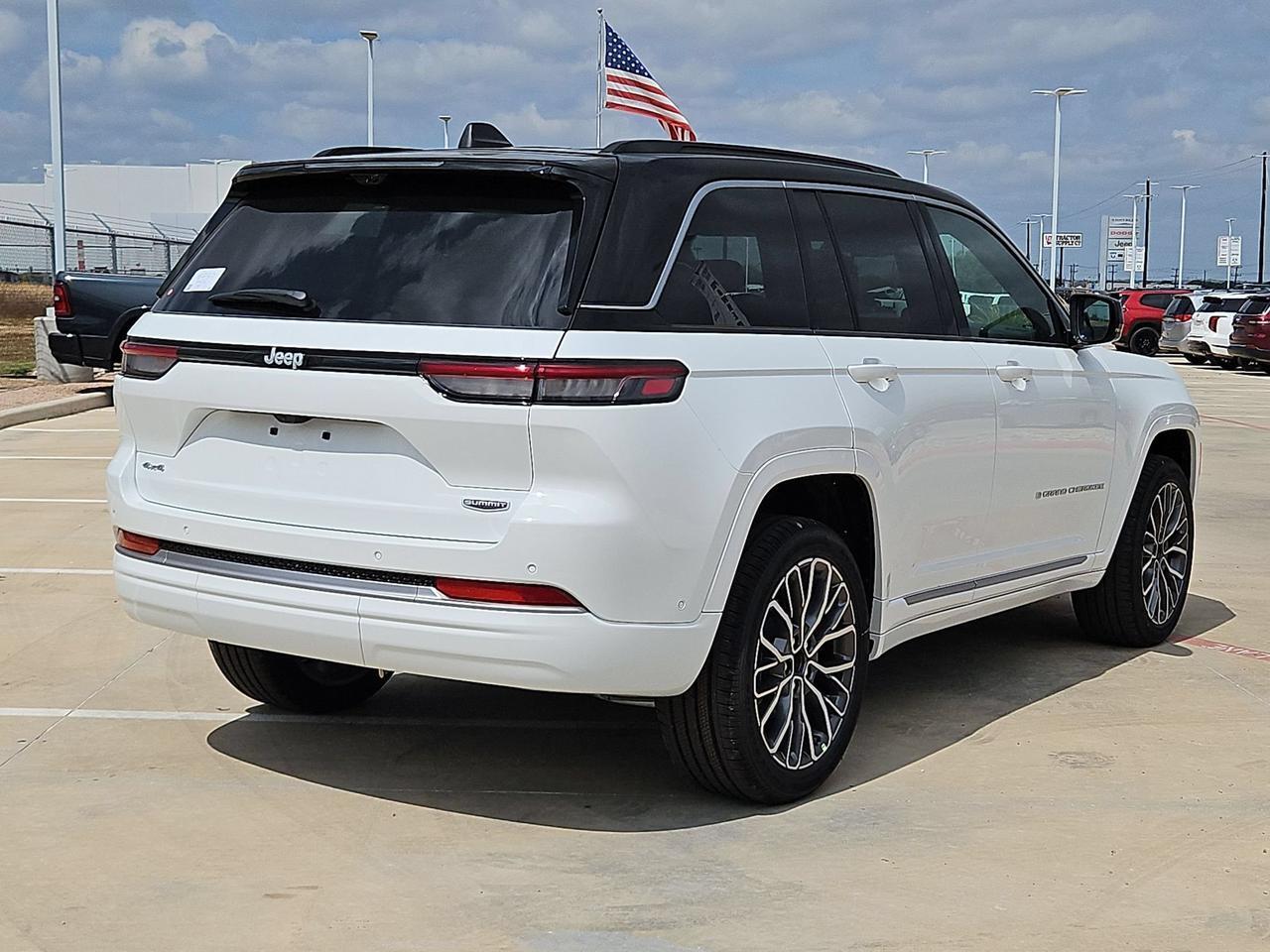 2027 Jeep Grand Cherokee Summit Castroville TX