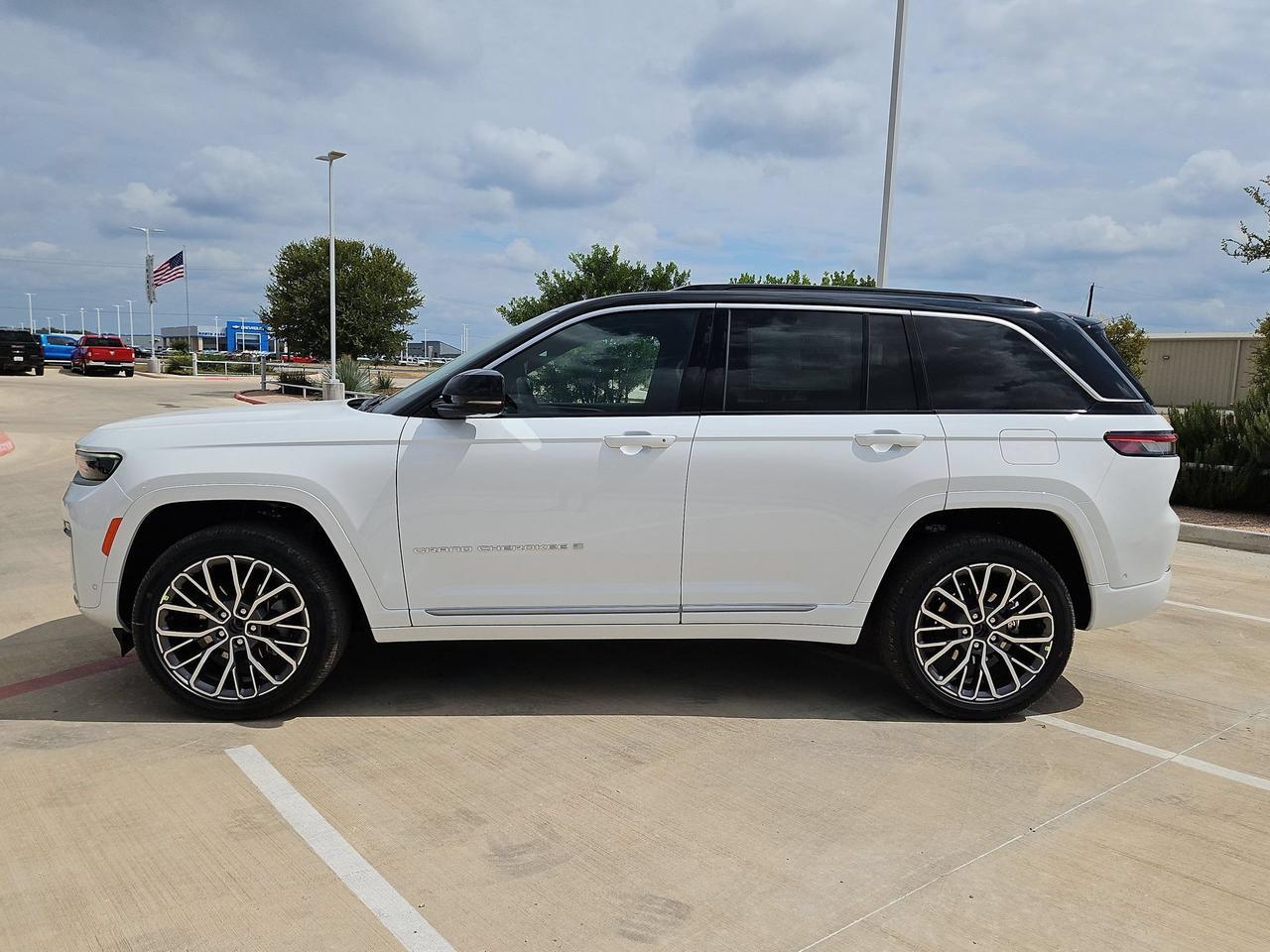 2027 Jeep Grand Cherokee Summit Castroville TX