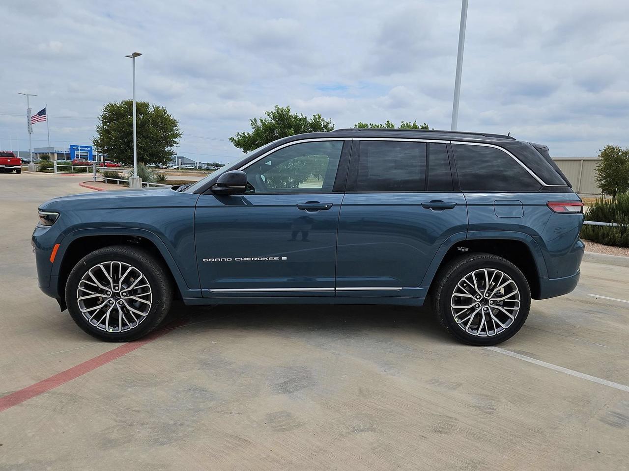 2027 Jeep Grand Cherokee Summit Castroville TX