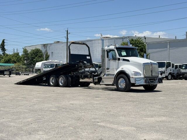 2027 Kenworth T880