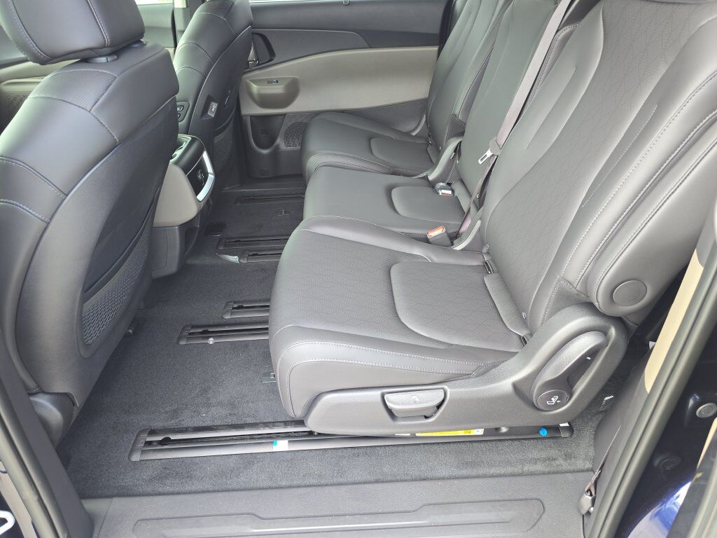 2027 Kia Carnival Hybrid EX San Clemente CA