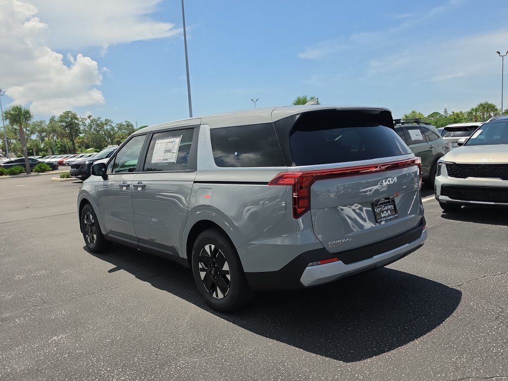 2027 Kia Carnival Hybrid LXS San Clemente CA