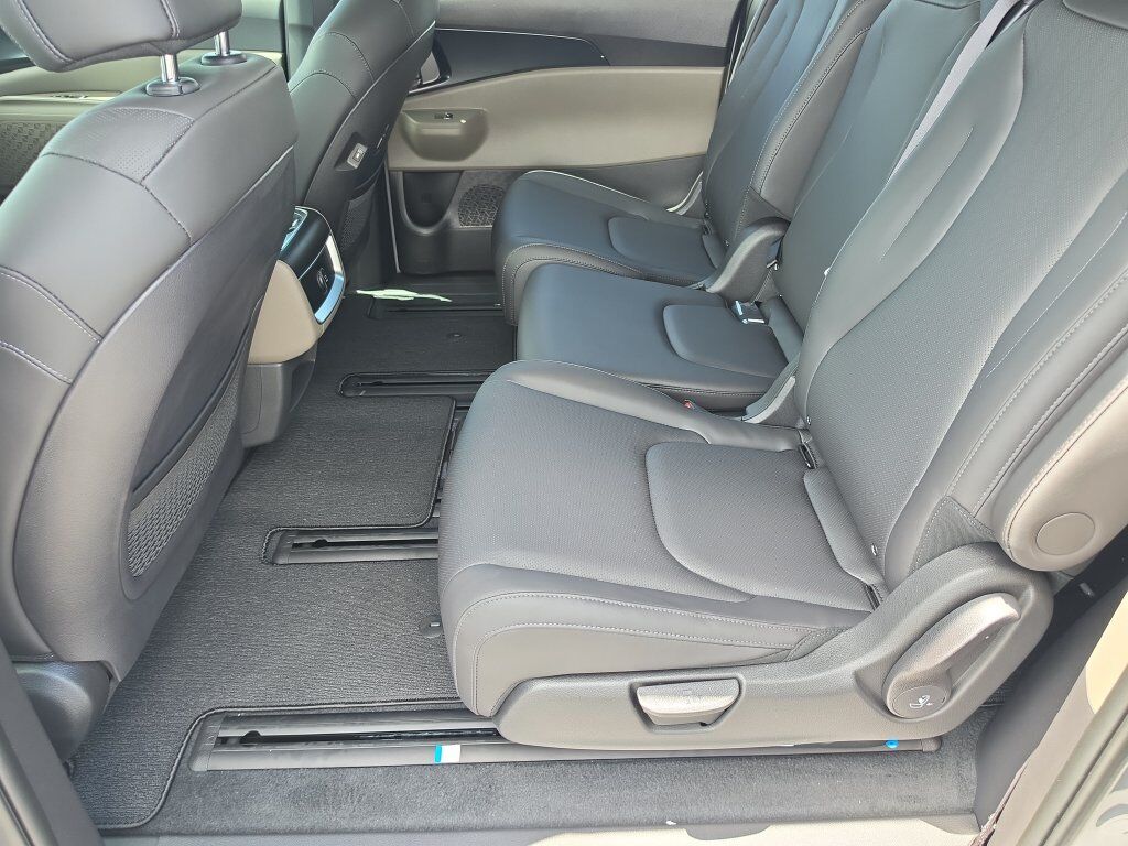 2027 Kia Carnival Hybrid LXS San Clemente CA