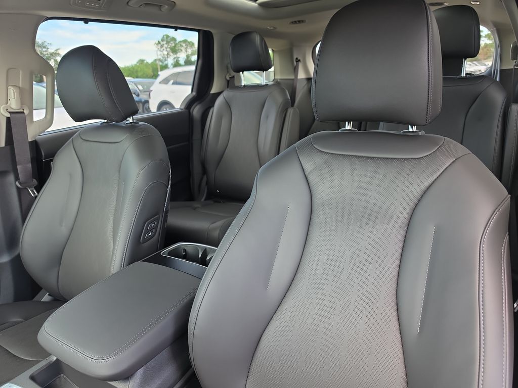 2027 Kia Carnival Hybrid SX San Clemente CA
