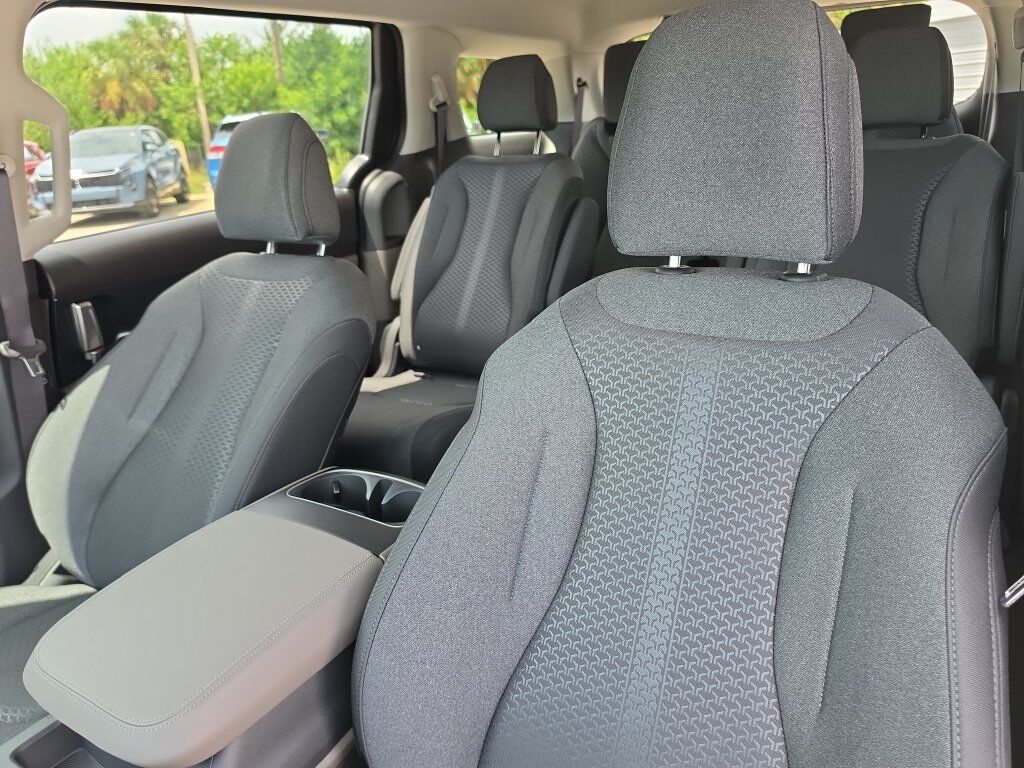 2027 Kia Carnival LX San Clemente CA