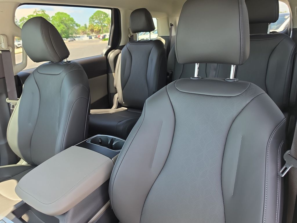 2027 Kia Carnival LXS San Clemente CA