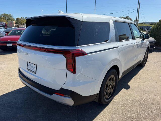 2027 Kia Carnival LXS
