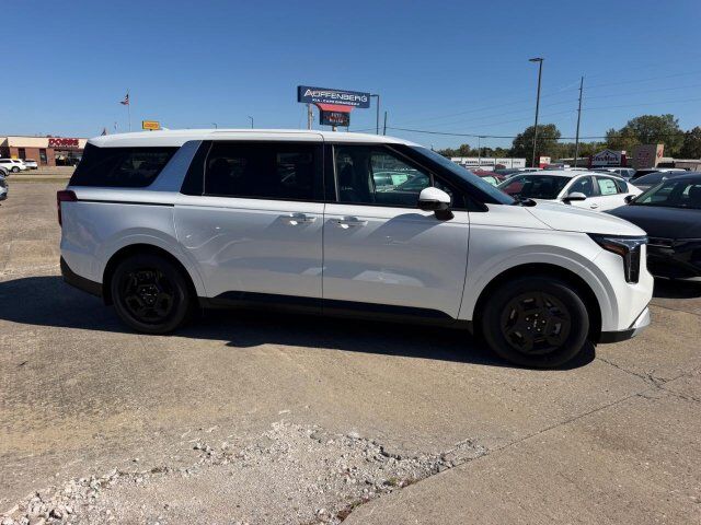 2027 Kia Carnival LXS