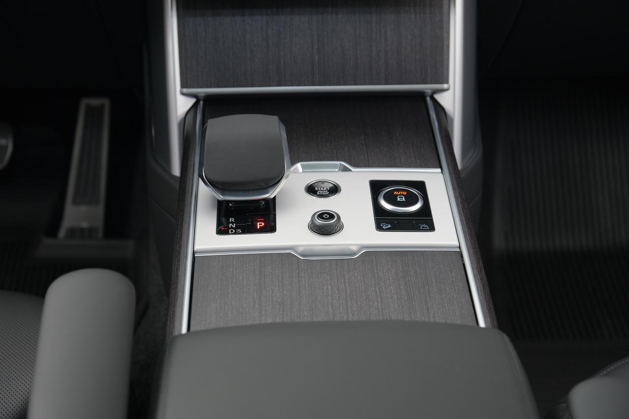 2027 Land Rover Range Rover SE Miami FL