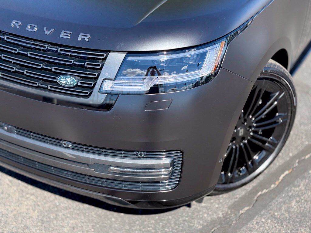 2027 Land Rover Range Rover SE
