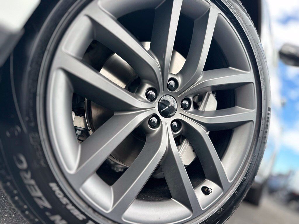 2027 Land Rover Range Rover Sport SE
