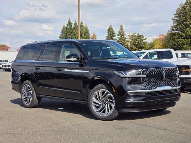 2027 Lincoln Navigator L Reserve