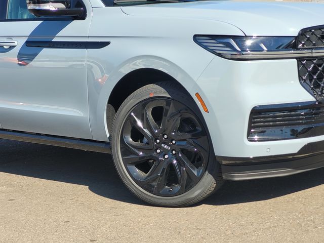 2027 Lincoln Navigator Reserve