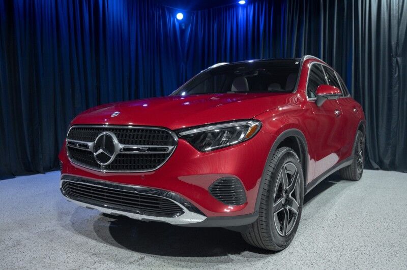 2027 Mercedes-Benz GLC 300 SUV