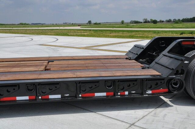 2027 No Make Landoll 855F Detachable Trailer 55 Ton Capacity (110,000 lbs.) Miami FL