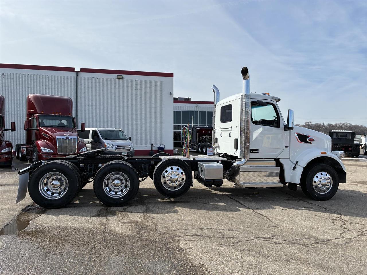2027 Peterbilt 567 Rochester MN