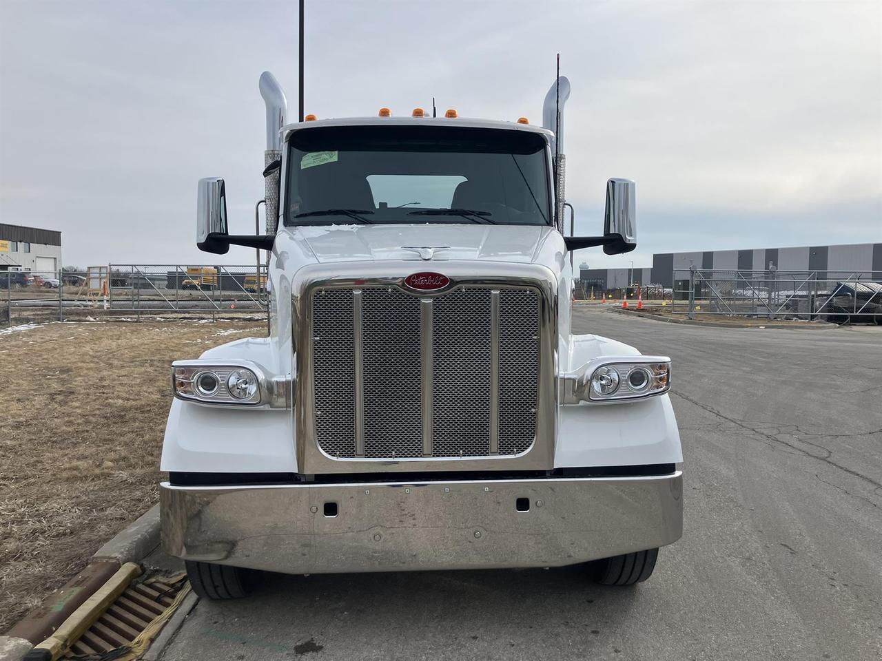 2027 Peterbilt 567
