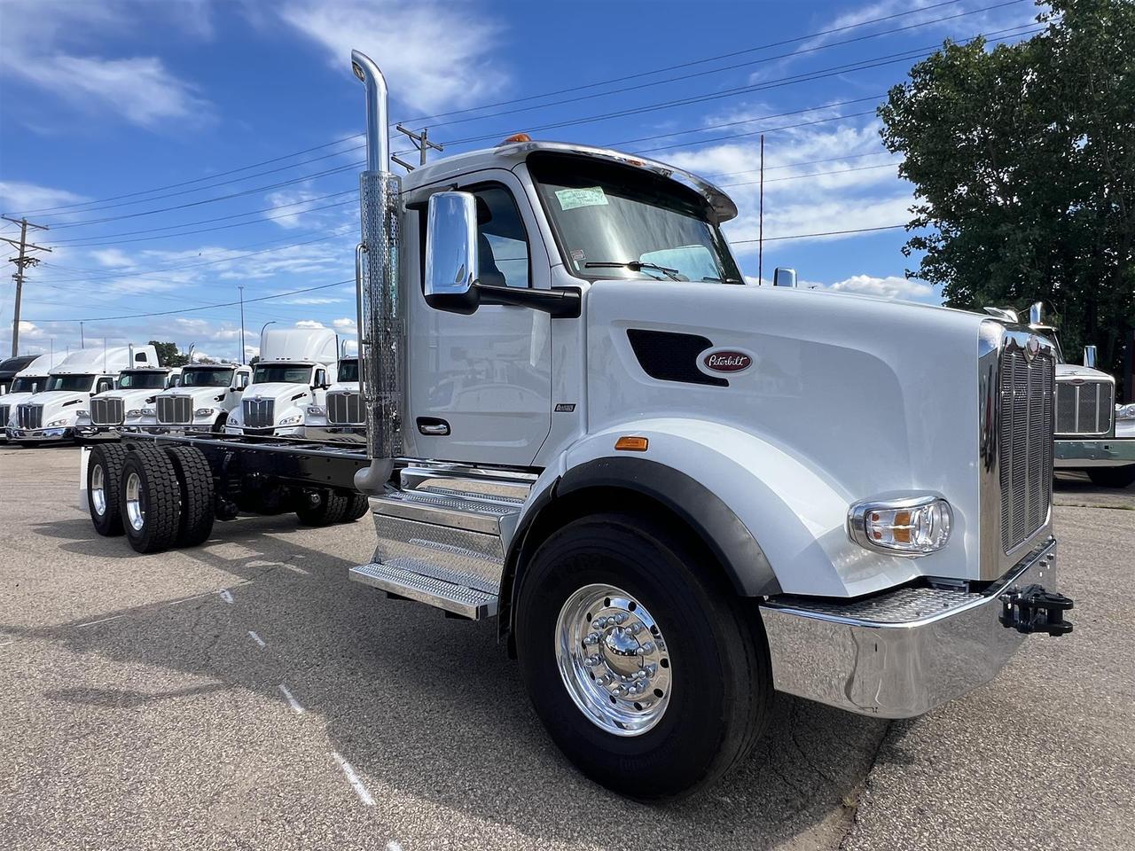 2027 Peterbilt 567 in Fargo, ND — photo 5
