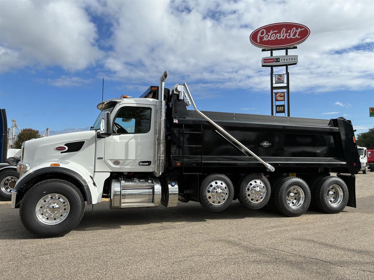 2027 Peterbilt 567 in Fargo, ND — photo 4
