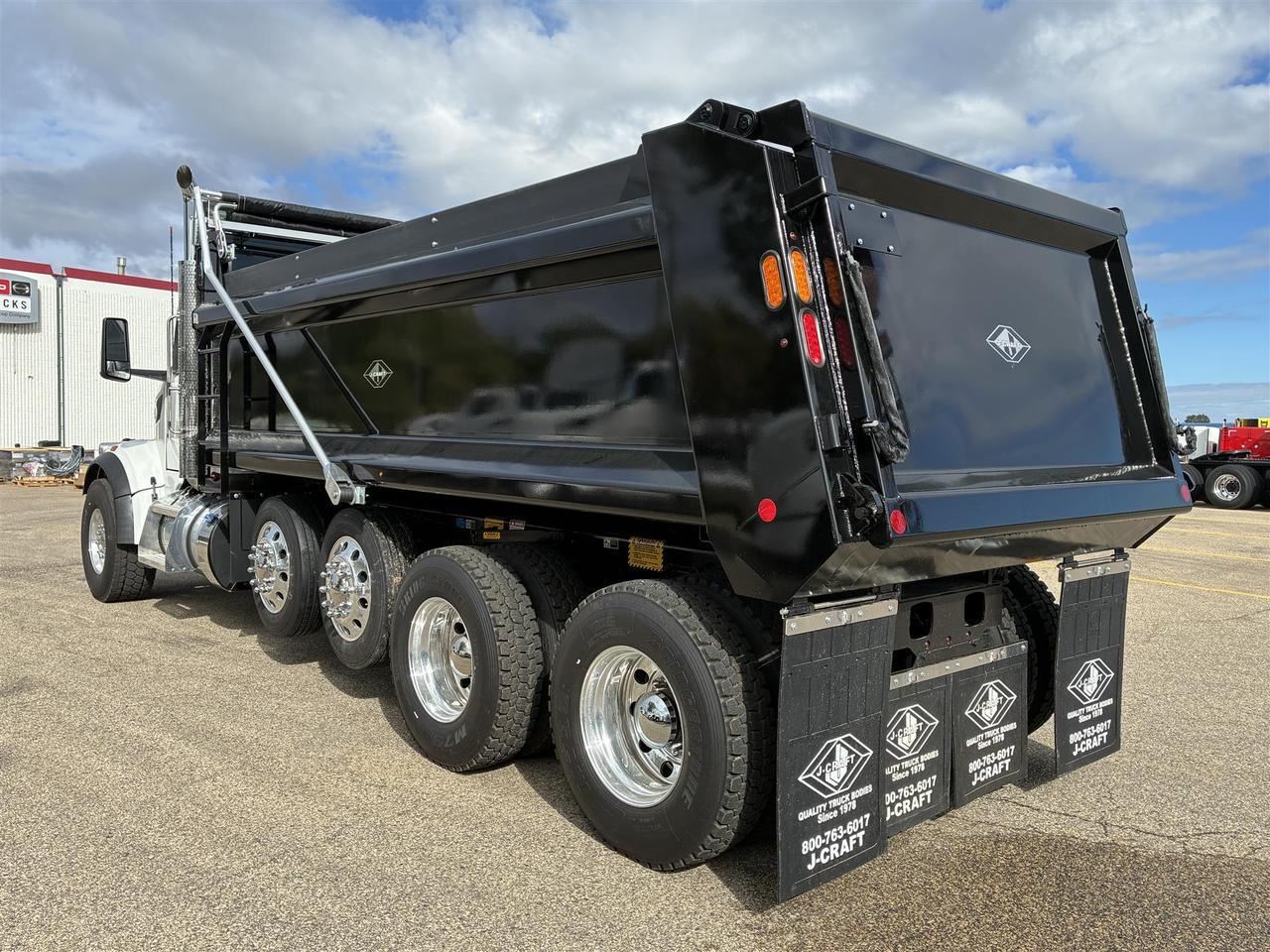 2027 Peterbilt 567 in Fargo, ND — photo 6
