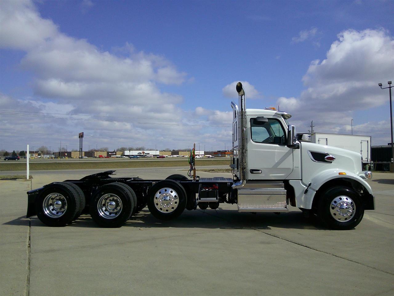 2027 Peterbilt 567 Fargo ND