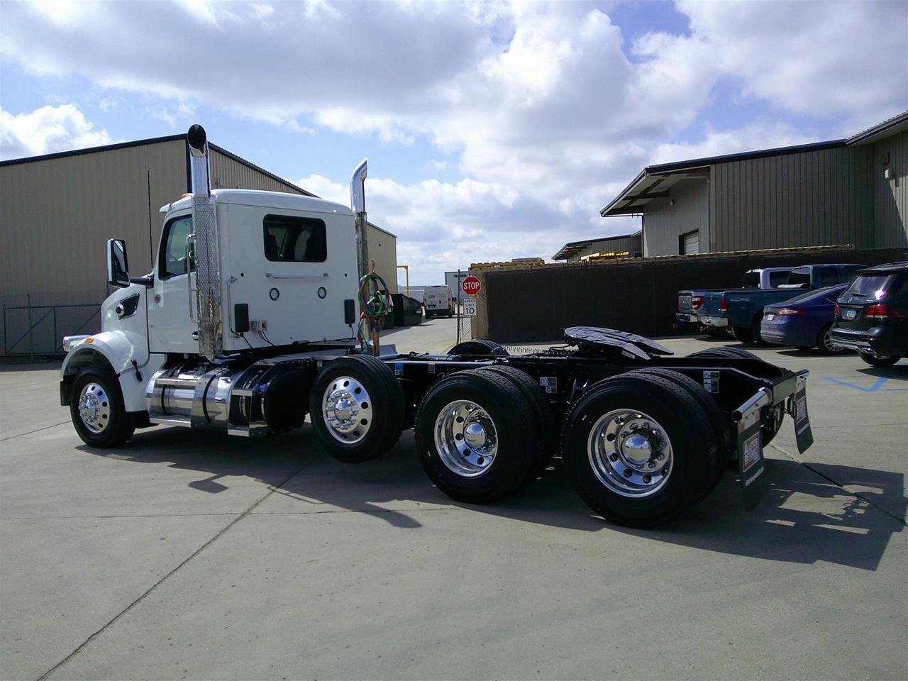 2027 Peterbilt 567 Fargo ND