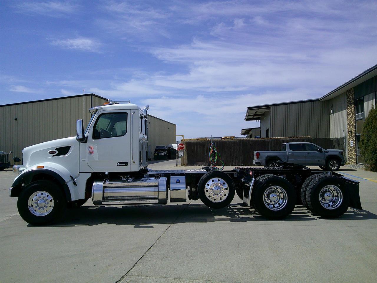 2027 Peterbilt 567 Fargo ND