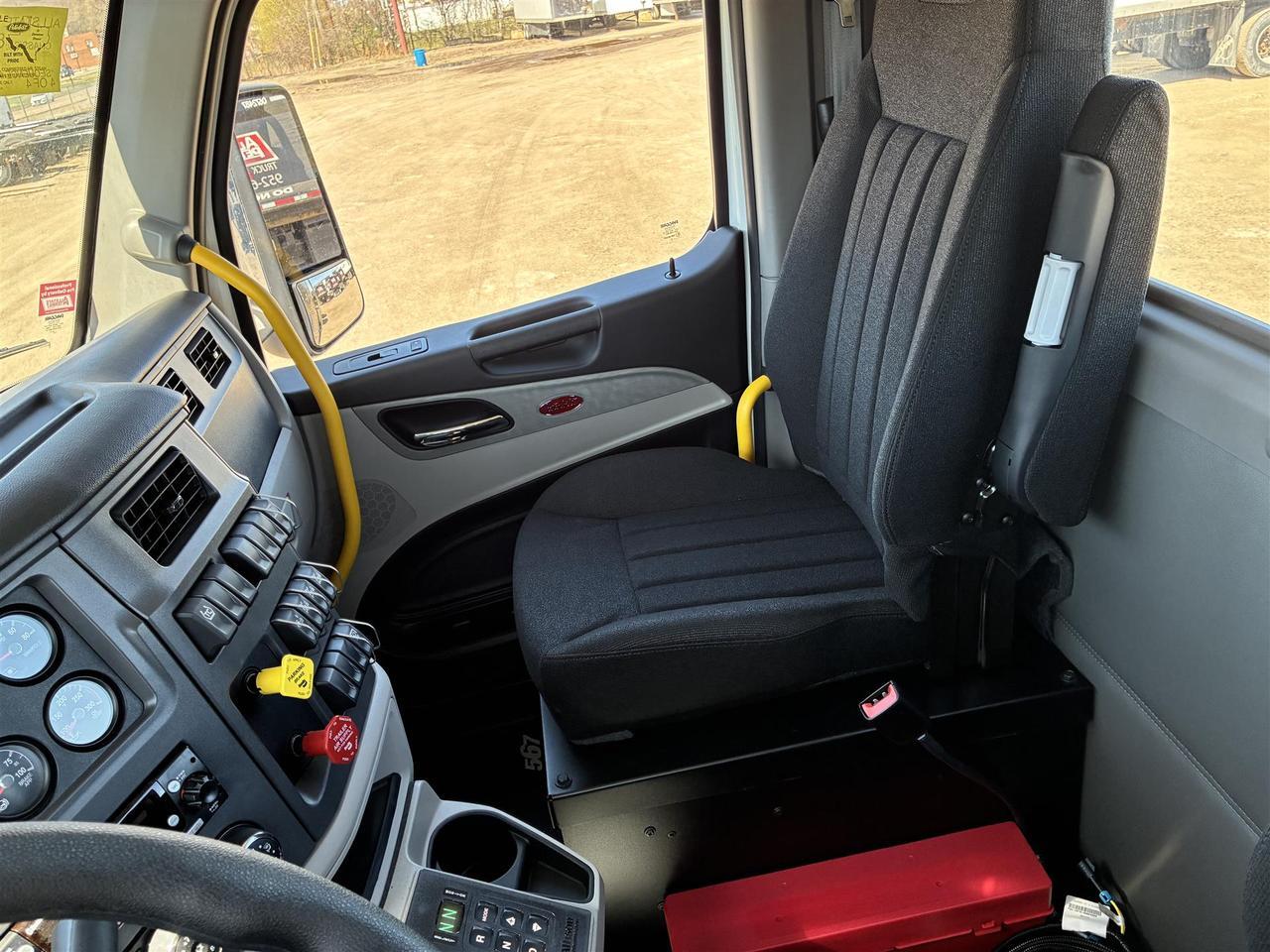 2027 Peterbilt 567 South St. Paul MN