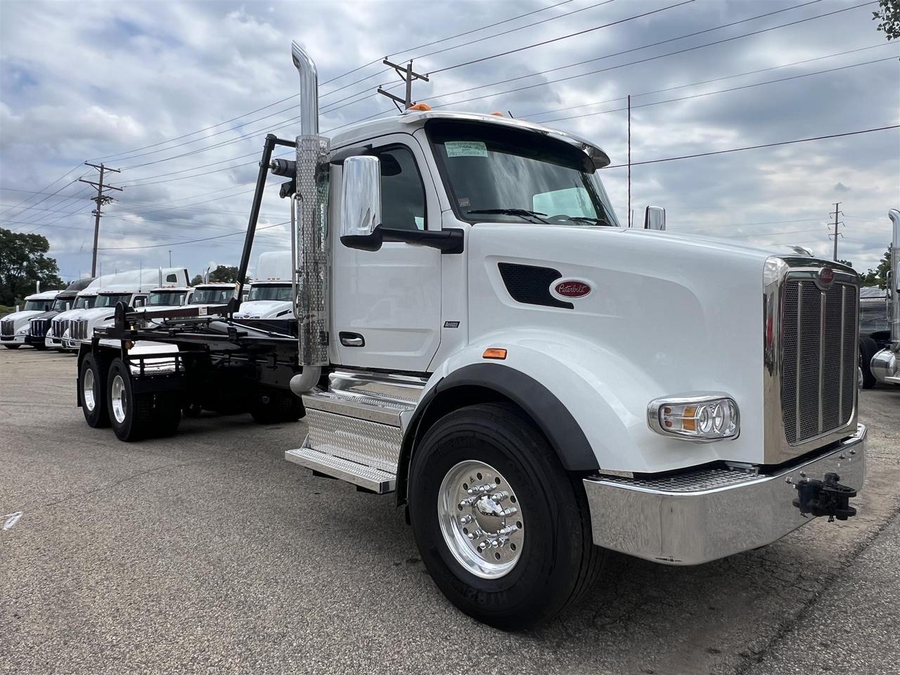 2027 Peterbilt 567 Hook Lift