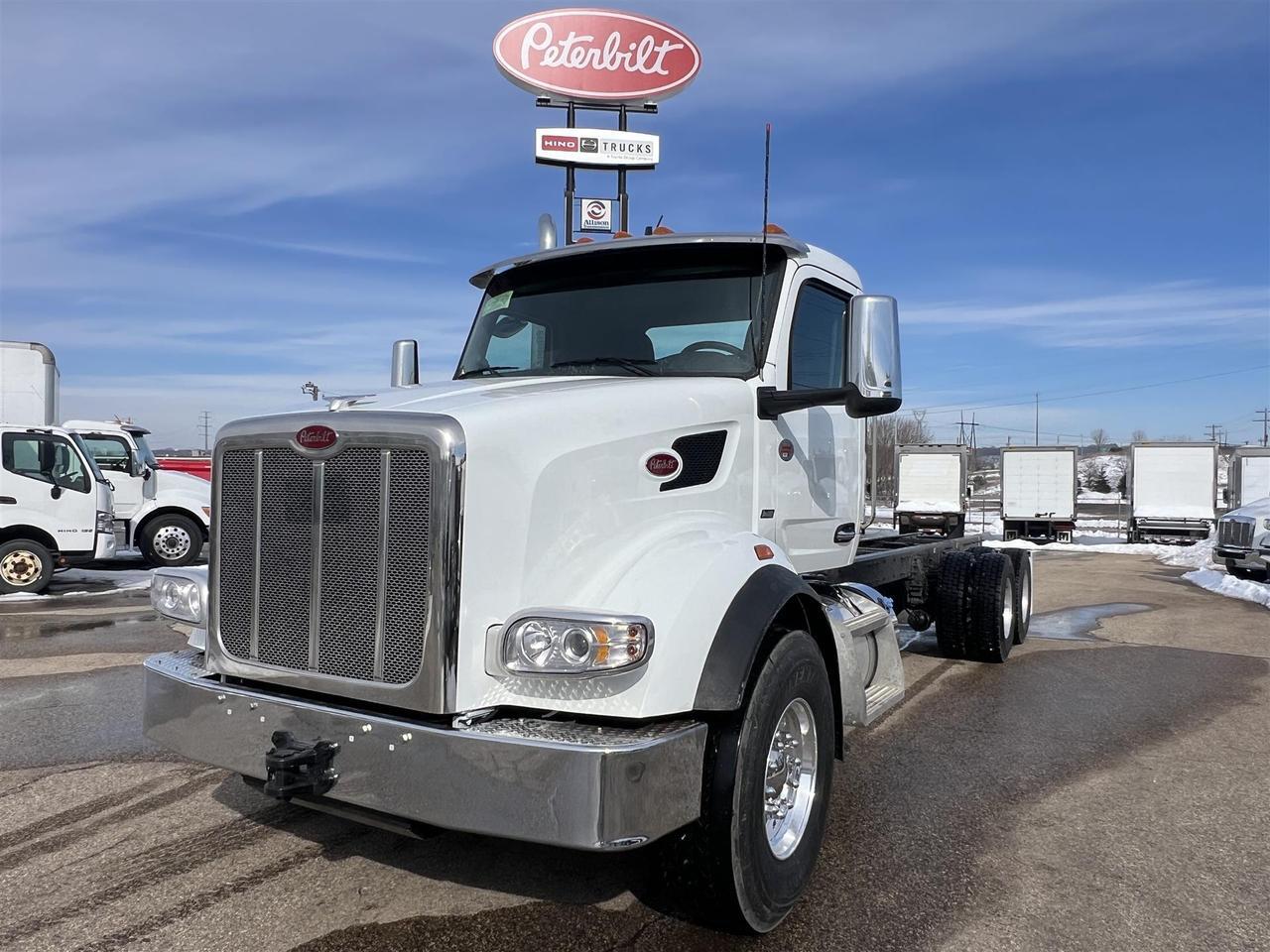 2027 Peterbilt 567 Hook Lift