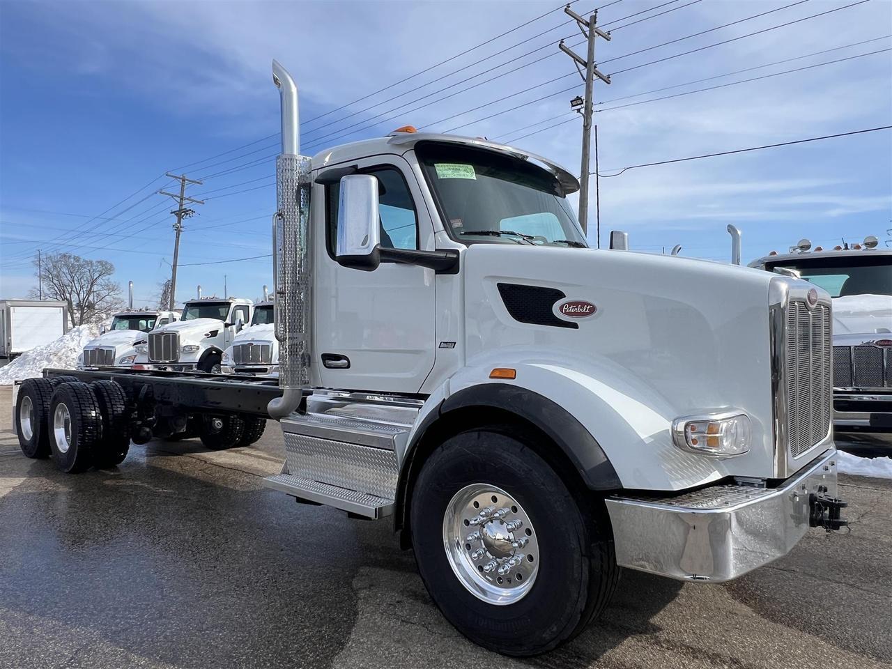 2027 Peterbilt 567 Hook Lift