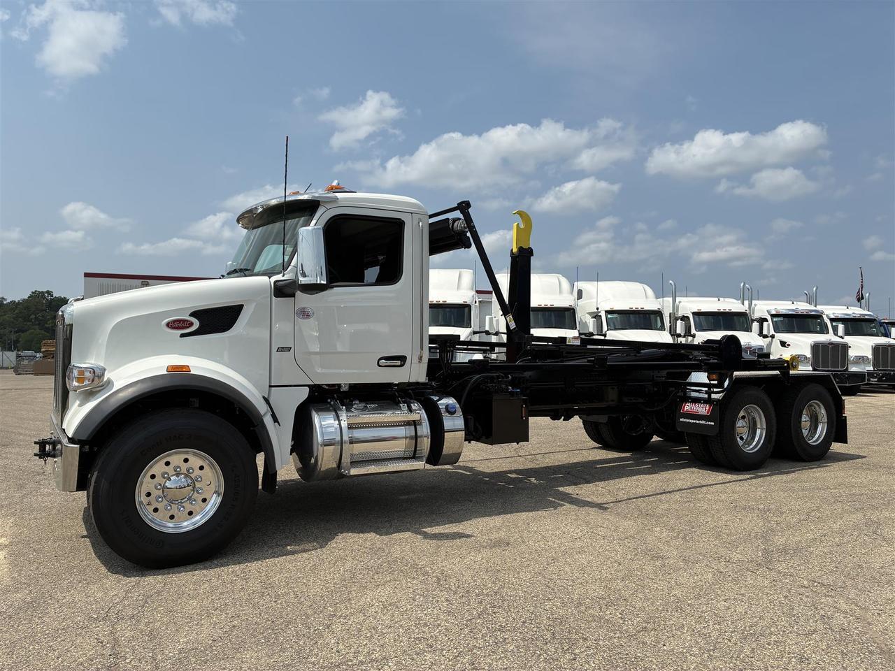 2027 Peterbilt 567 Hook Lift