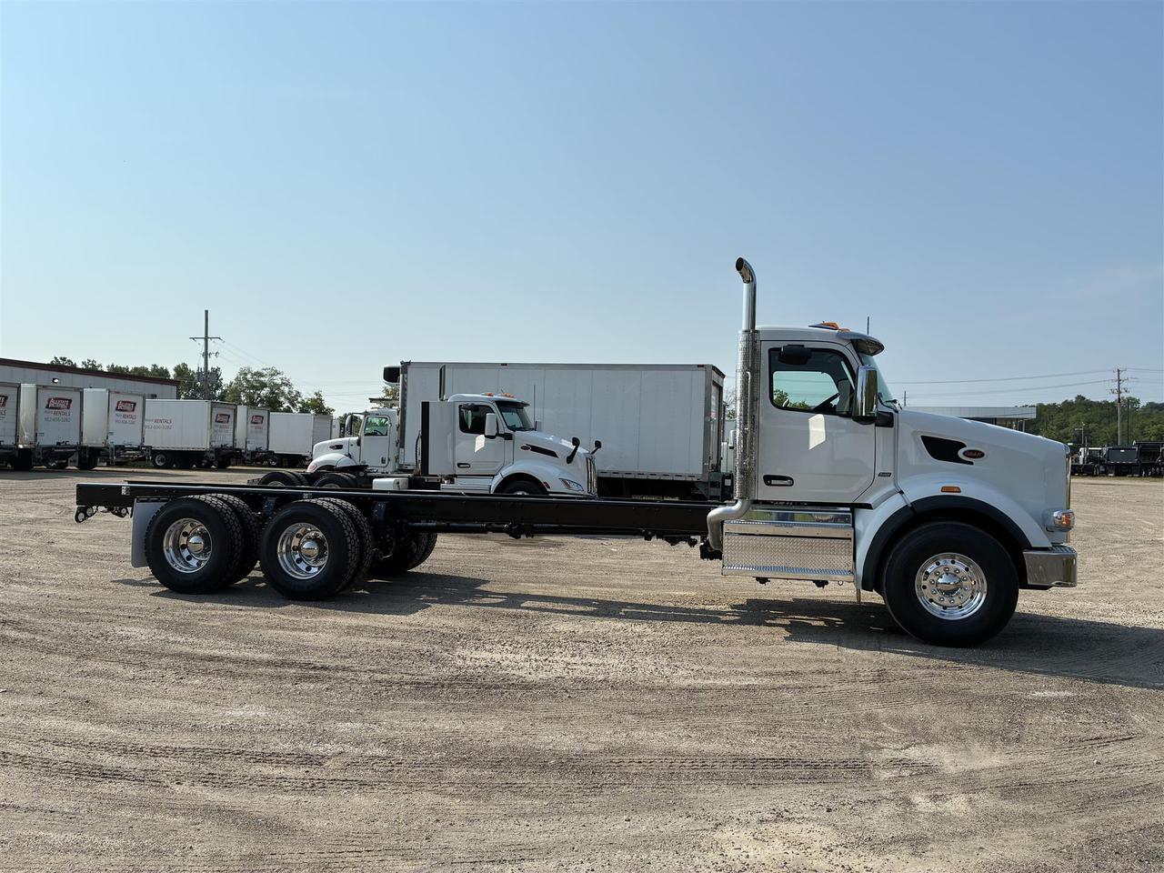 2027 Peterbilt 567 in South St. Paul, MN — photo 5
