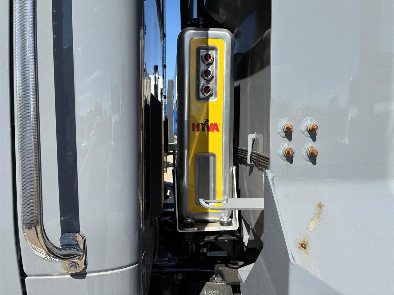 2027 Peterbilt 567 South St. Paul MN