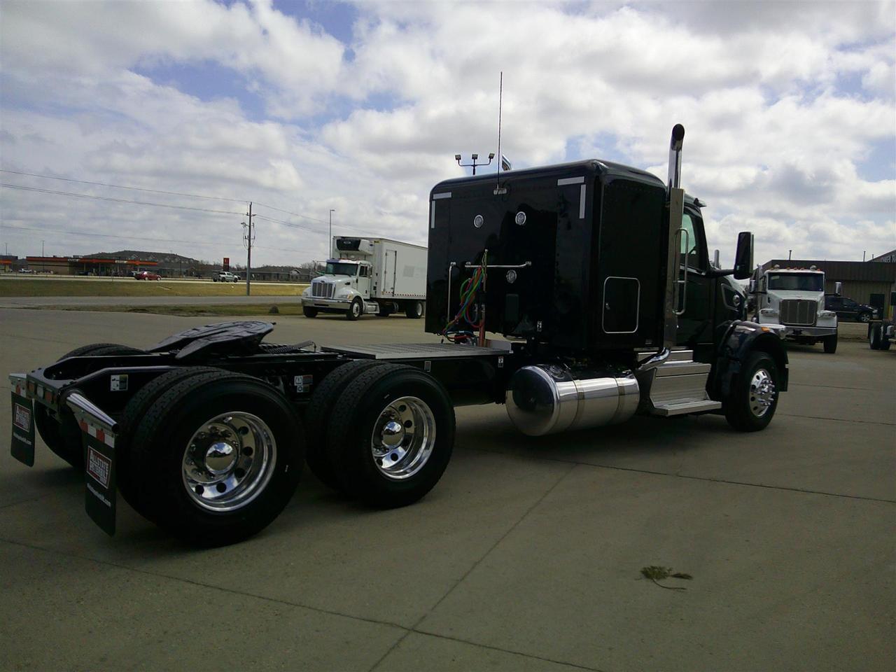 2027 Peterbilt 567 58" Low Roof Fargo ND