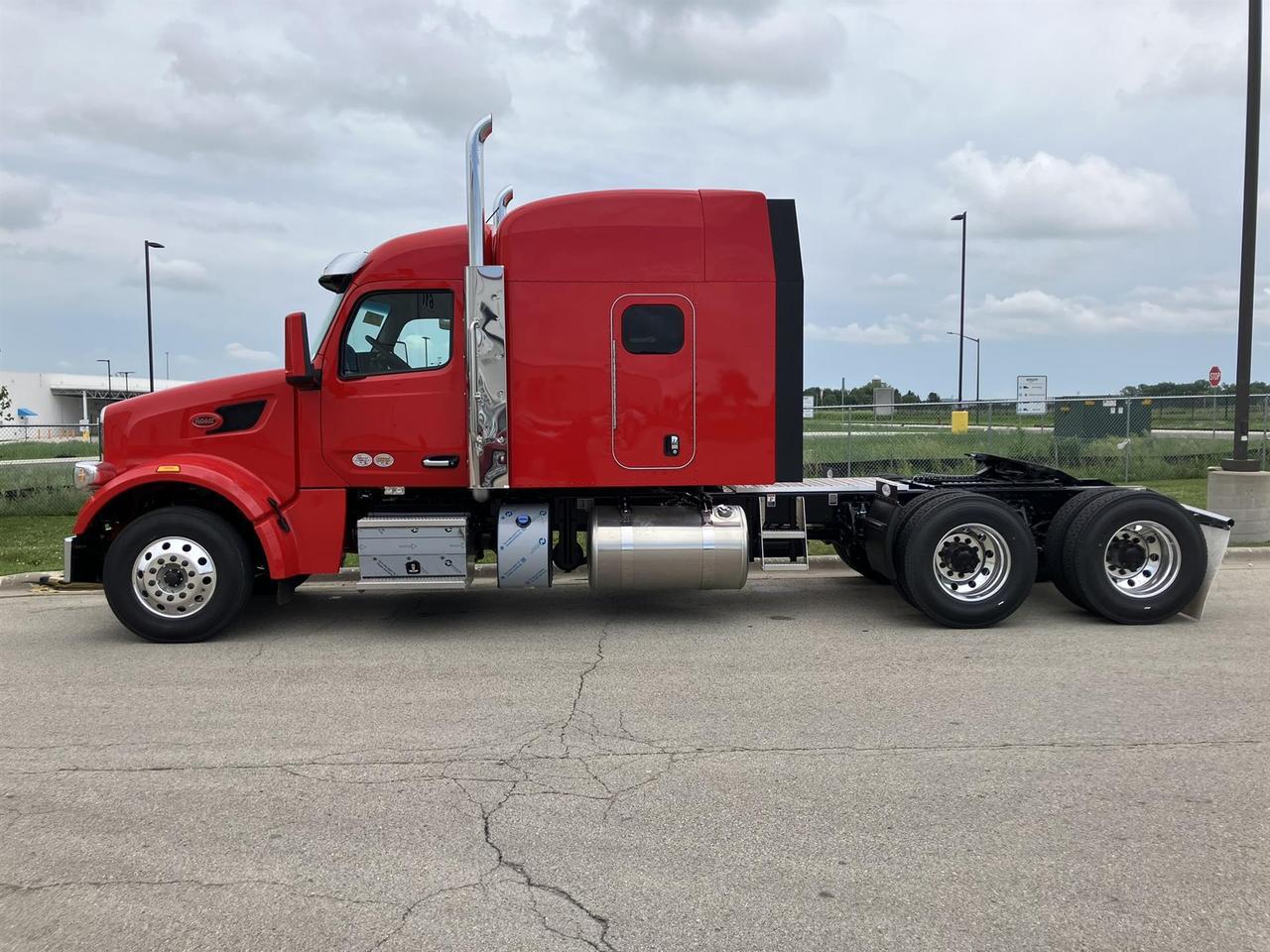 2027 Peterbilt 567 Sleeper