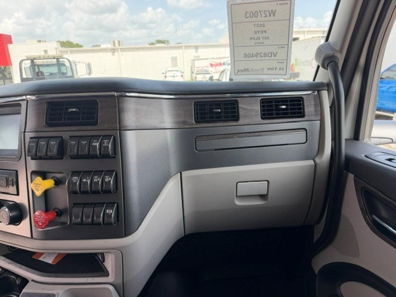 2027 Peterbilt 567 Jerr-Dan 35-Ton Integrated Wrecker Tampa FL