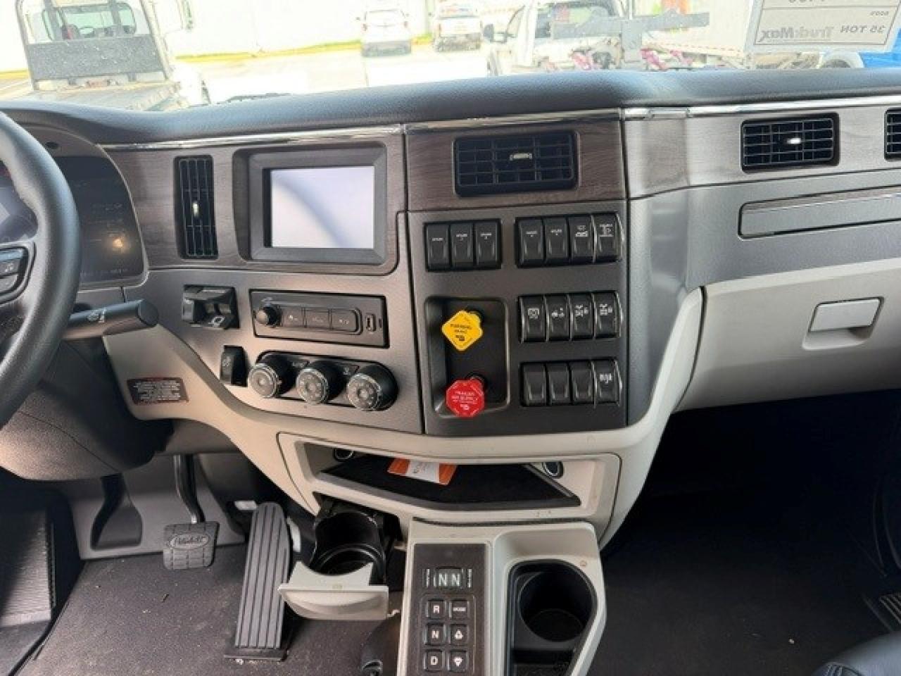2027 Peterbilt 567 Jerr-Dan 35-Ton Integrated Wrecker Tampa FL
