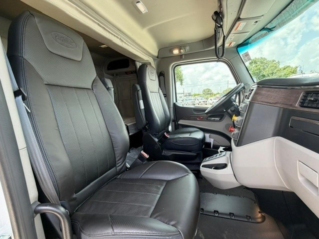 2027 Peterbilt 567 Jerr-Dan 35-Ton Integrated Wrecker Tampa FL