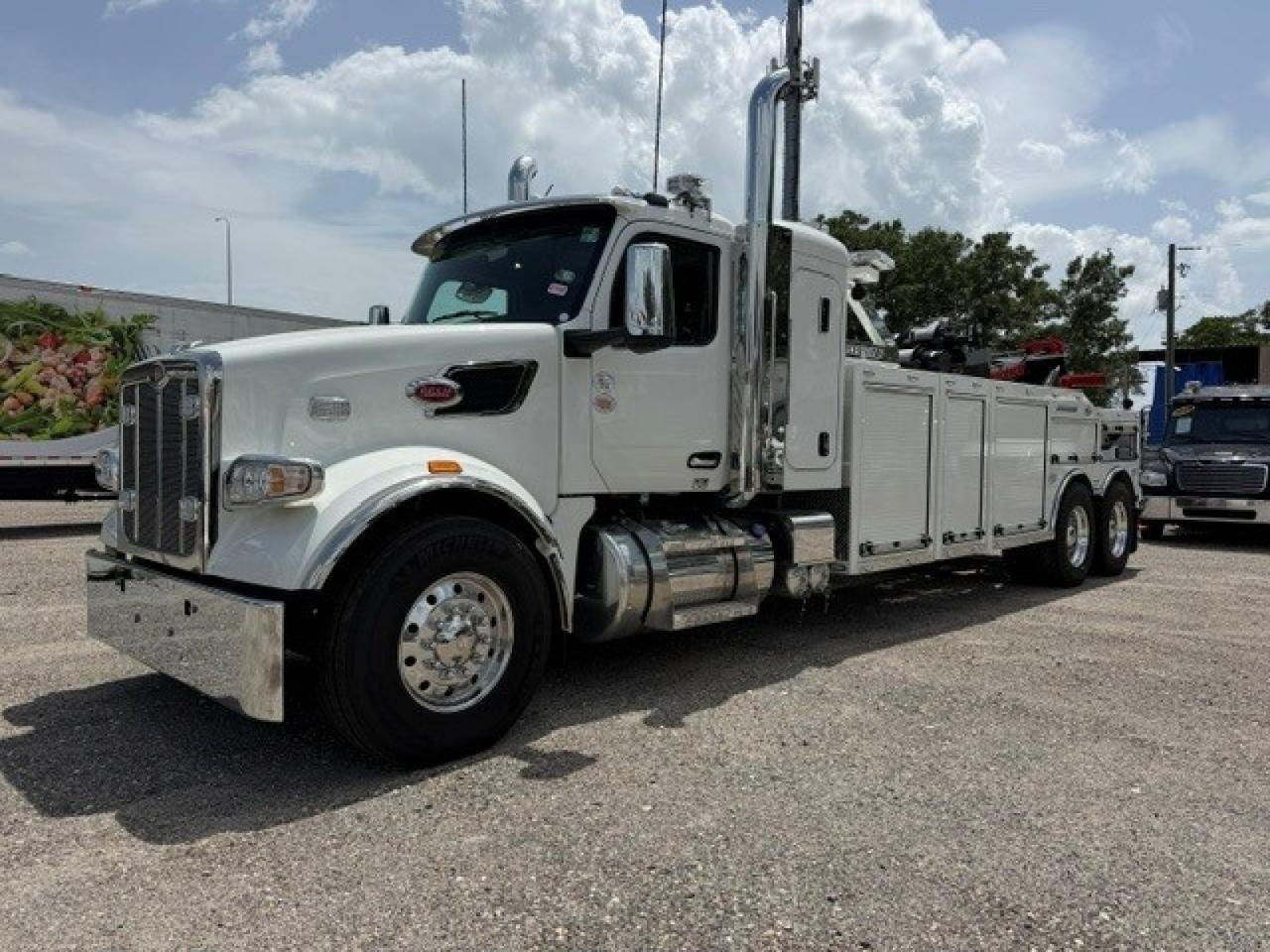 2027 Peterbilt 567 Jerr-Dan 35-Ton Integrated Wrecker