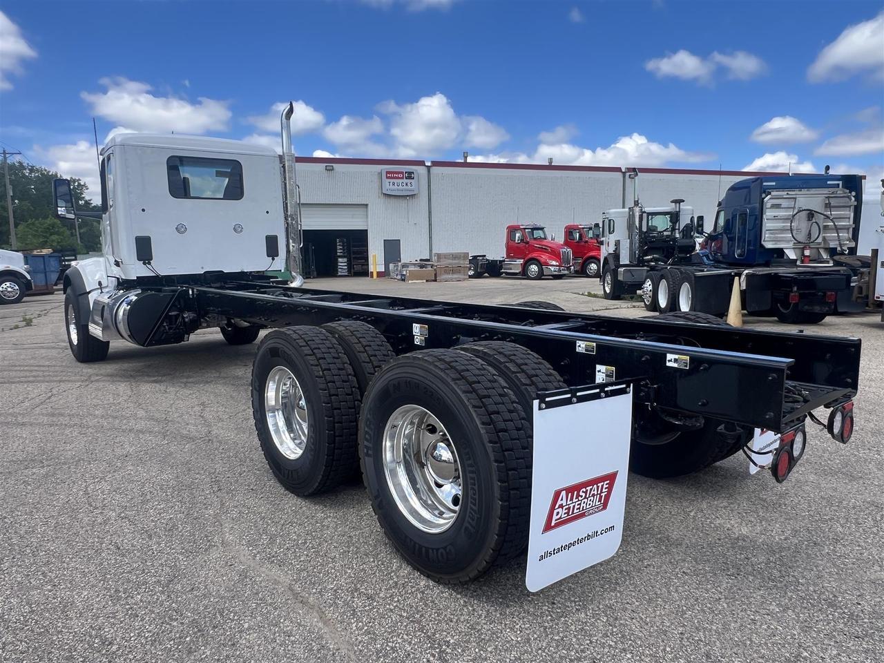 2027 Peterbilt 567 Hook Lift